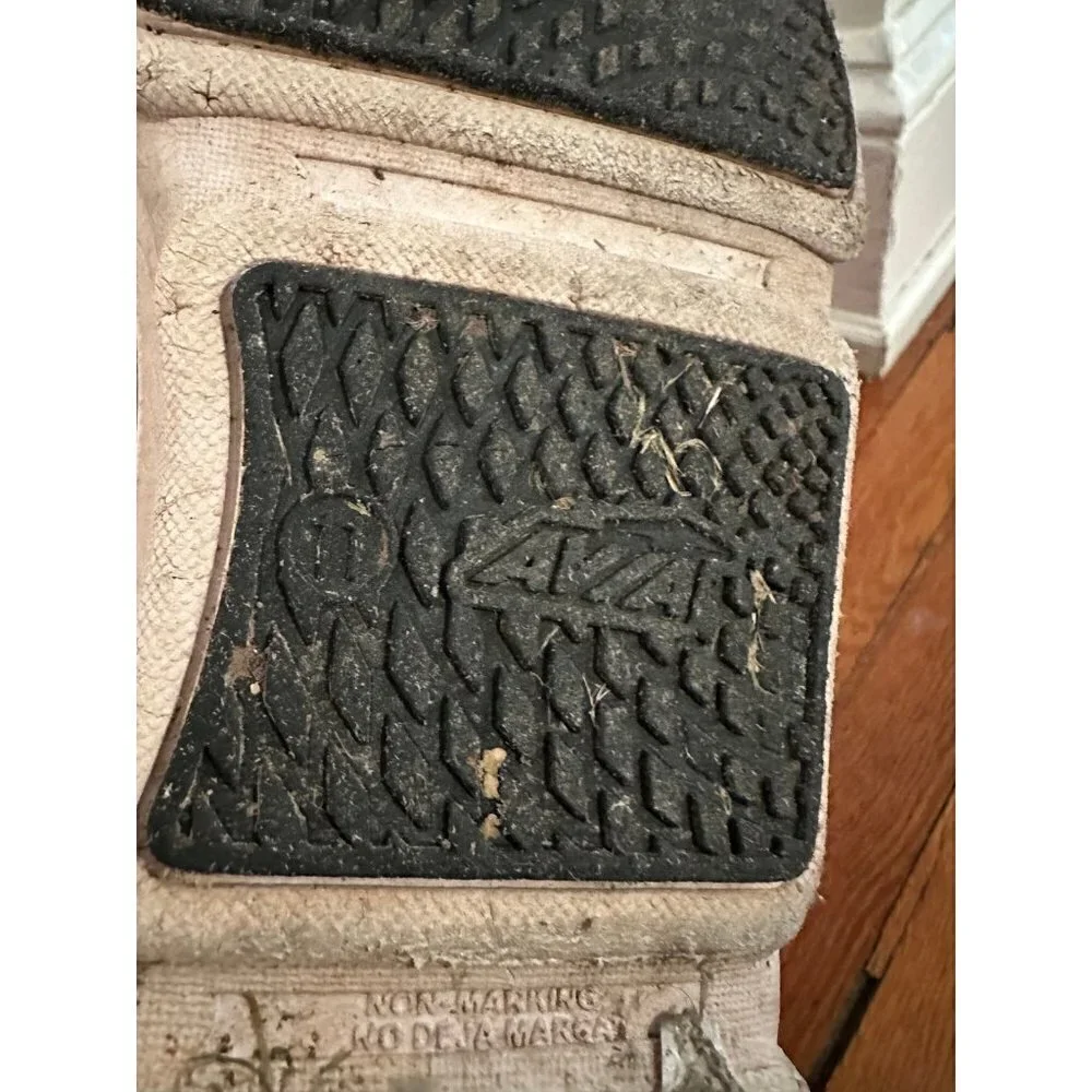 Avia Men’s size 11 Shoes